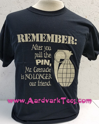 Pin em T-shirt